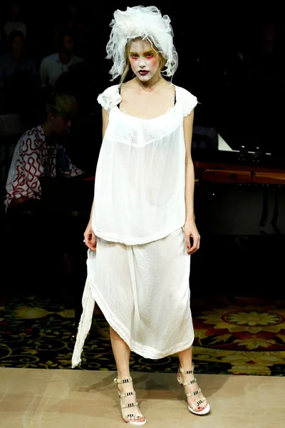 Look 30